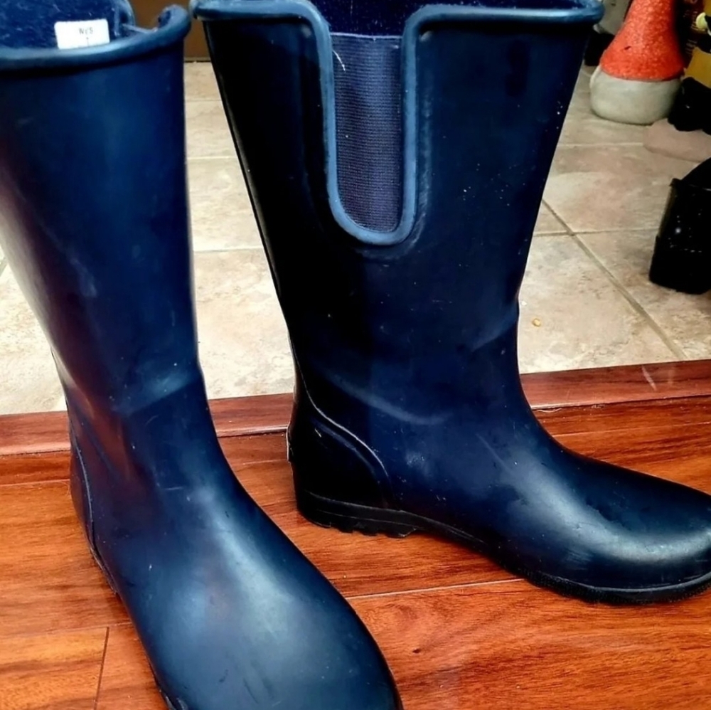 Sperry rain boots size 7